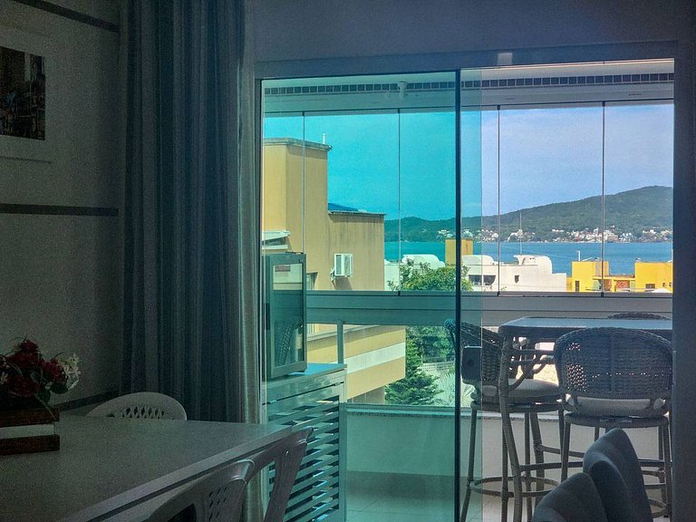 L107 | Apartamento com vista para o mar