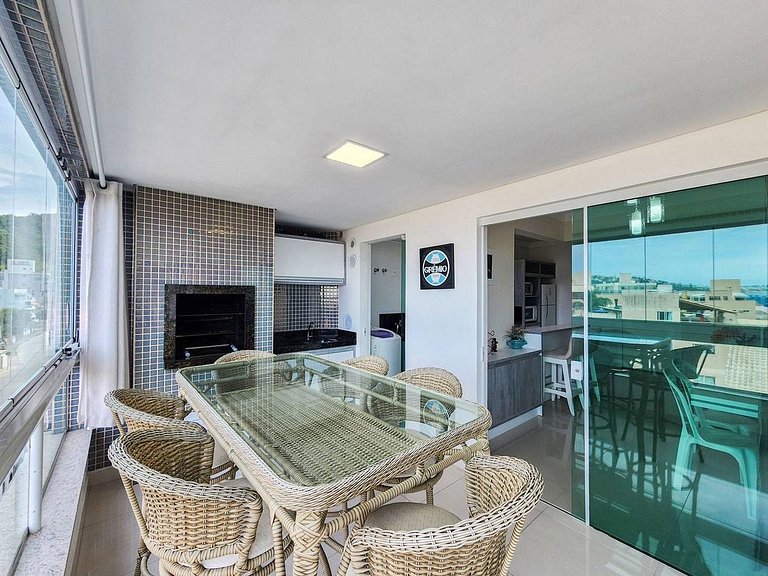 L107 | Apartamento com vista para o mar