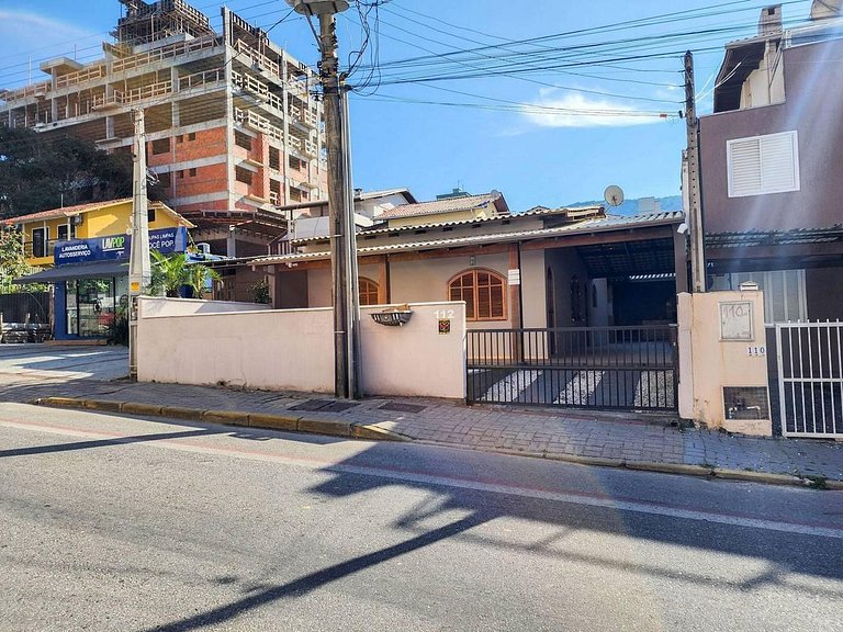L112 | Casa para 12 pessoas a 120 metros do mar