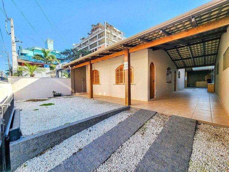 L112 | Casa para 12 pessoas a 120 metros do mar
