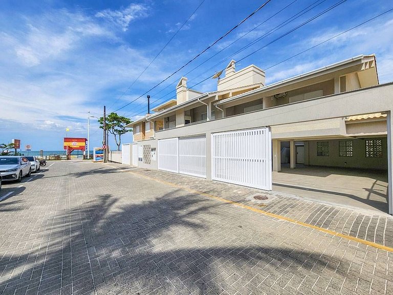 L120 | Apartamento a 20 metros do mar em Bombas