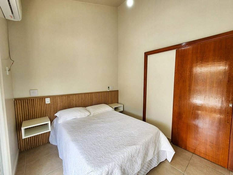 L120 | Apartamento a 20 metros do mar em Bombas