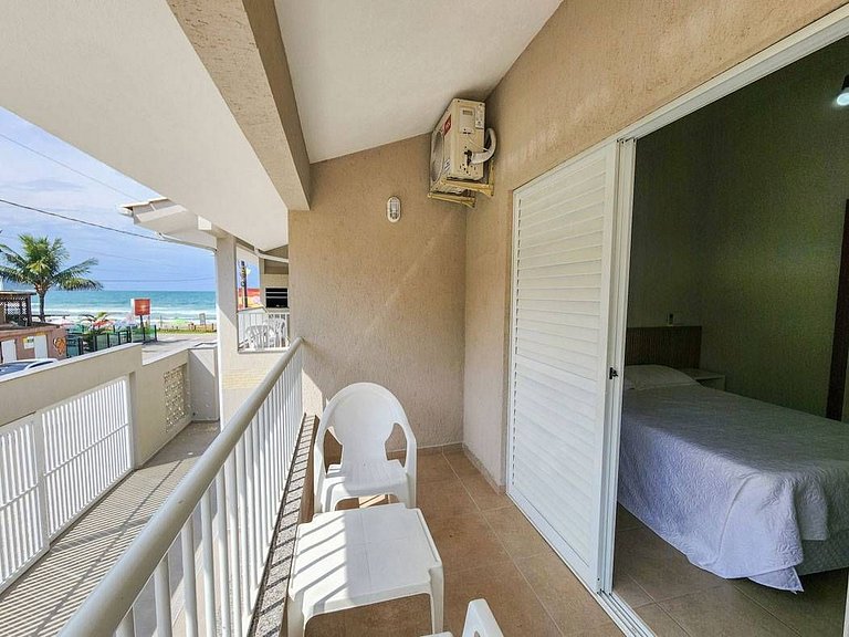 L120 | Apartamento a 20 metros do mar em Bombas