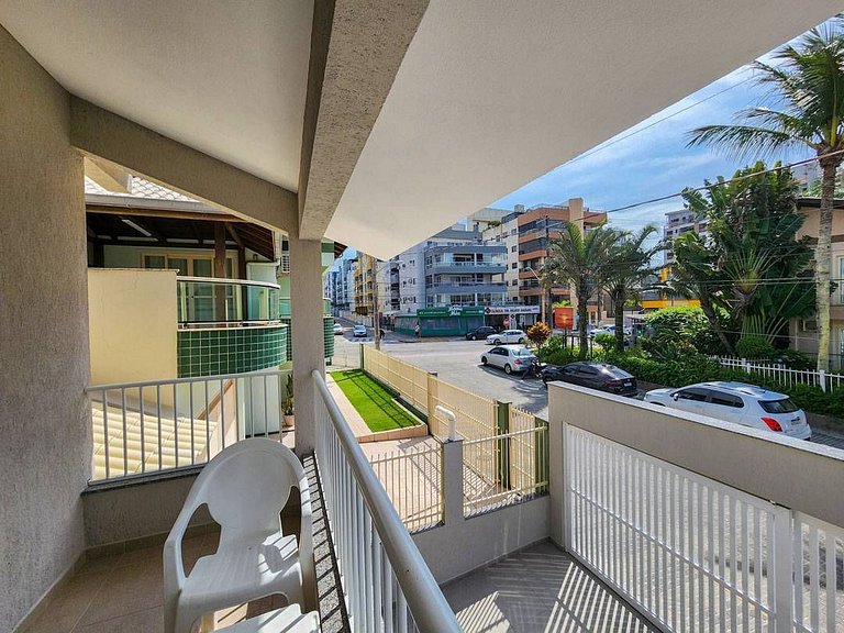 L120 | Apartamento a 20 metros do mar em Bombas
