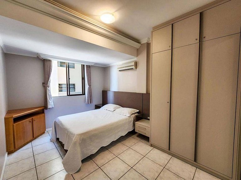 L133 | Apartamento com 4 dormitórios a 100m do mar