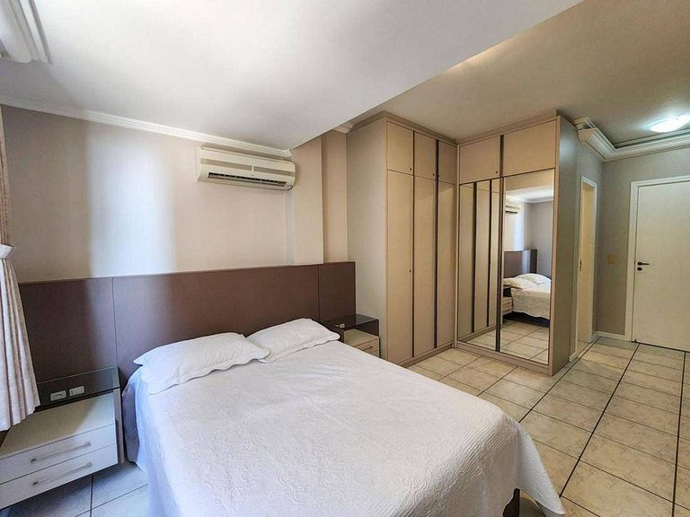 L133 | Apartamento com 4 dormitórios a 100m do mar