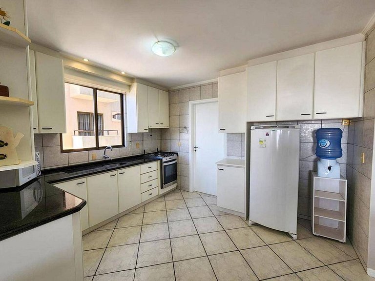 L133 | Apartamento com 4 dormitórios a 100m do mar