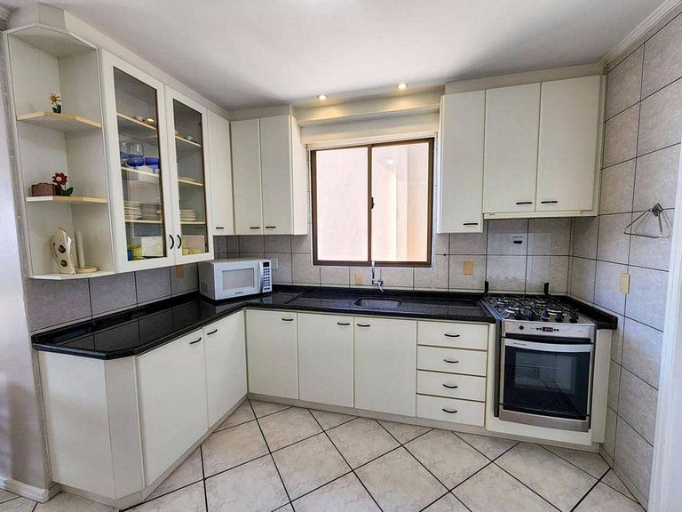 L133 | Apartamento com 4 dormitórios a 100m do mar