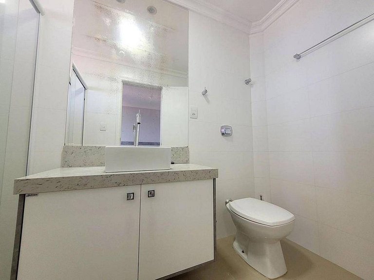 L141 | Apartamento com vista ao mar a 80m da praia