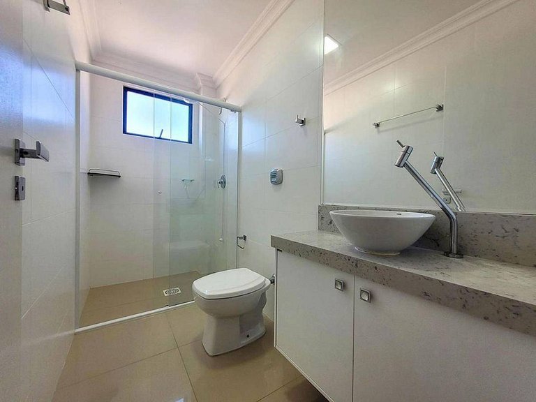 L141 | Apartamento com vista ao mar a 80m da praia