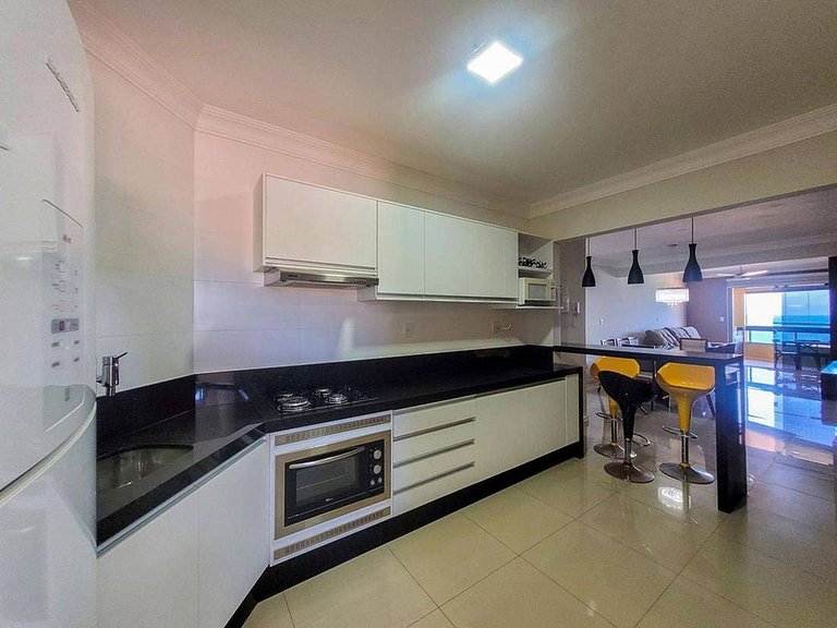 L141 | Apartamento com vista ao mar a 80m da praia