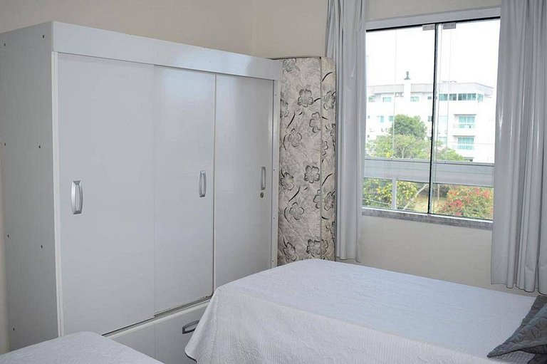 L144 | Apartamento com churrasqueira a 250m do mar