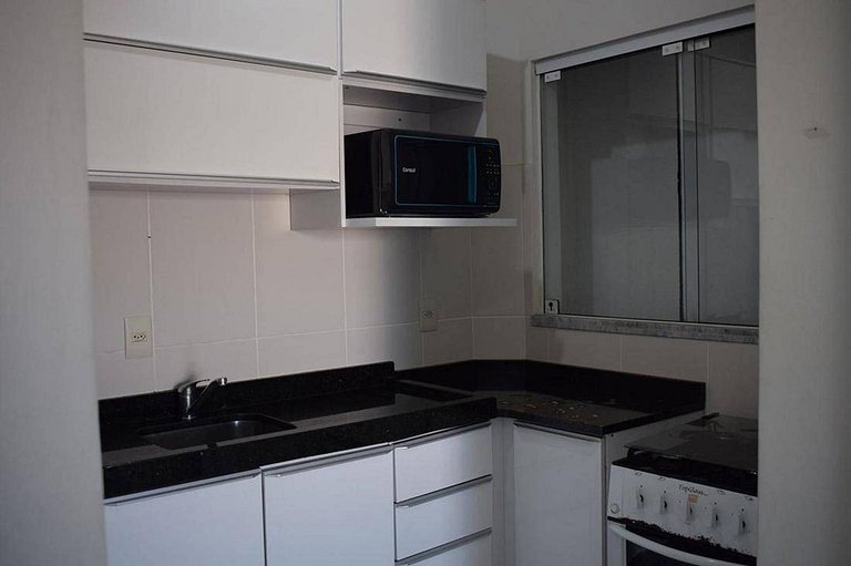 L144 | Apartamento com churrasqueira a 250m do mar