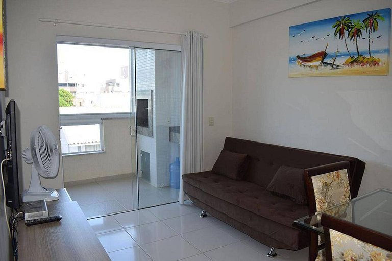 L144 | Apartamento com churrasqueira a 250m do mar