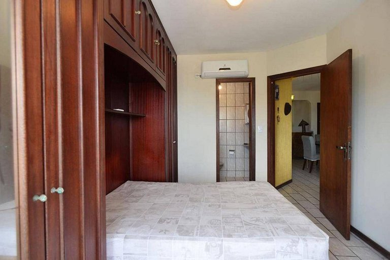 L156 - Apartamento vista mar 190m da Praia Bombas