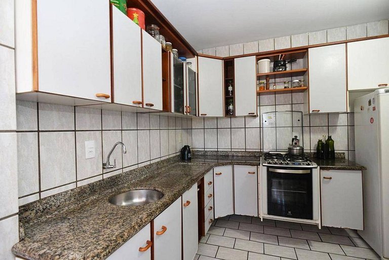 L156 - Apartamento vista mar 190m da Praia Bombas