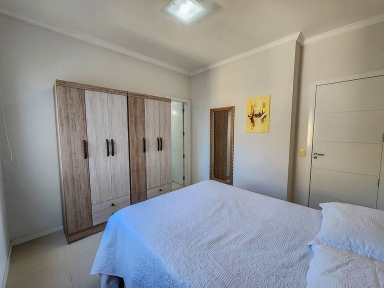 L163 - Apartamento em Bombas a 220 metros do mar