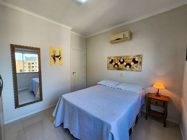 L163 - Apartamento em Bombas a 220 metros do mar