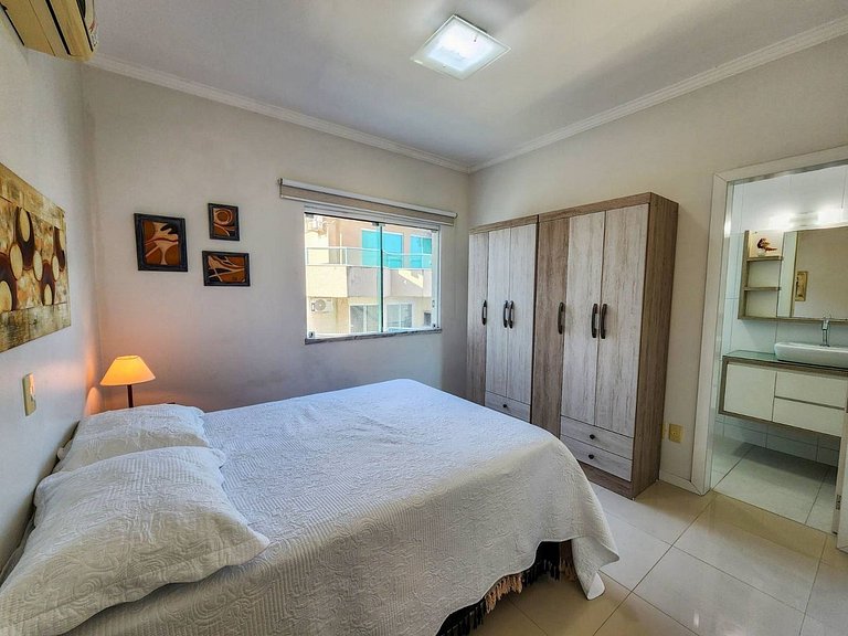 L163 - Apartamento em Bombas a 220 metros do mar