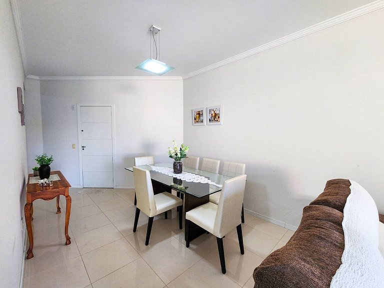 L163 - Apartamento em Bombas a 220 metros do mar