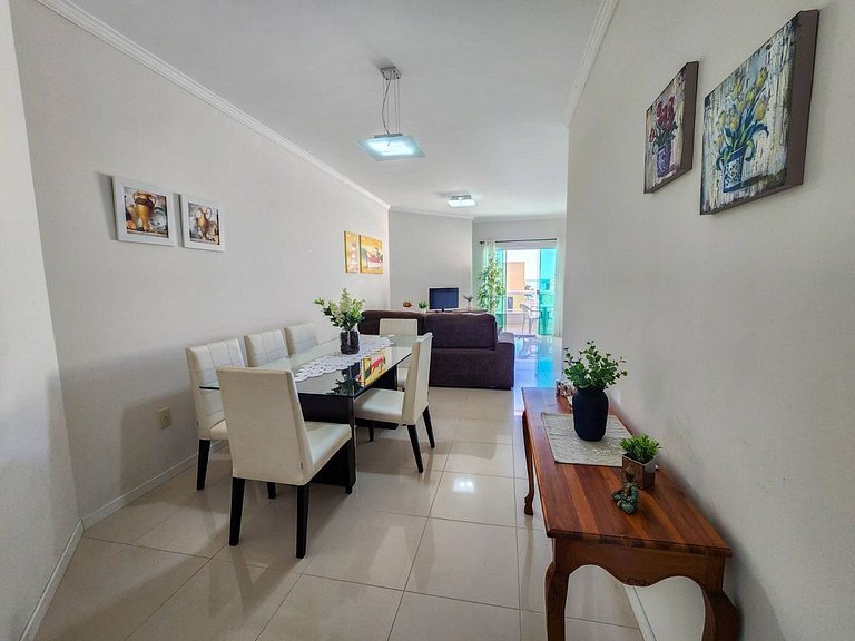 L163 - Apartamento em Bombas a 220 metros do mar