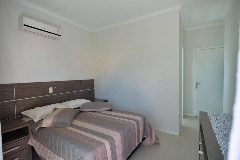 L164 Apartamento em Bombinhas a 220m do mar
