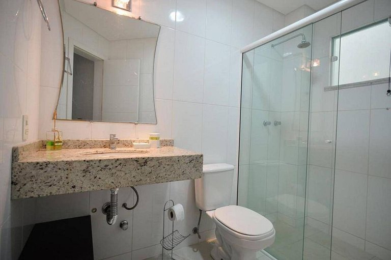 L164 Apartamento em Bombinhas a 220m do mar