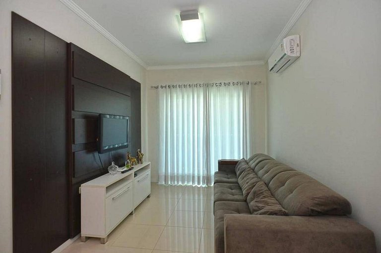 L164 Apartamento em Bombinhas a 220m do mar