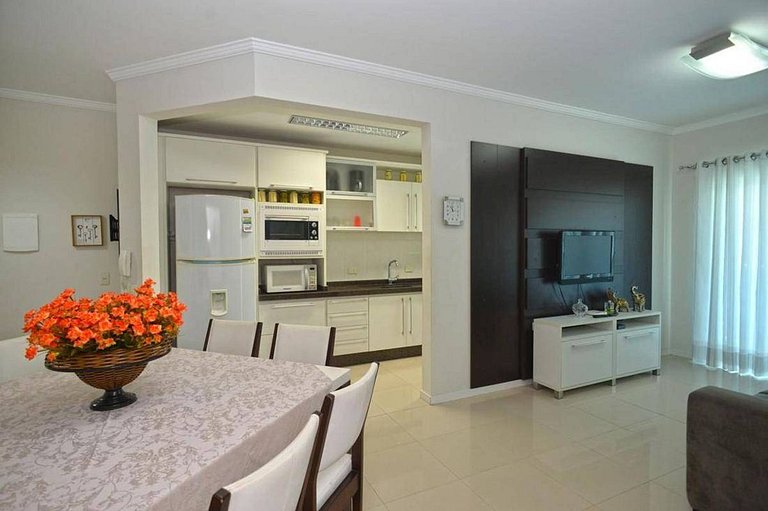 L164 Apartamento em Bombinhas a 220m do mar