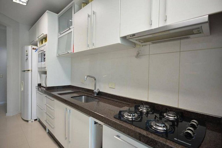 L164 Apartamento em Bombinhas a 220m do mar