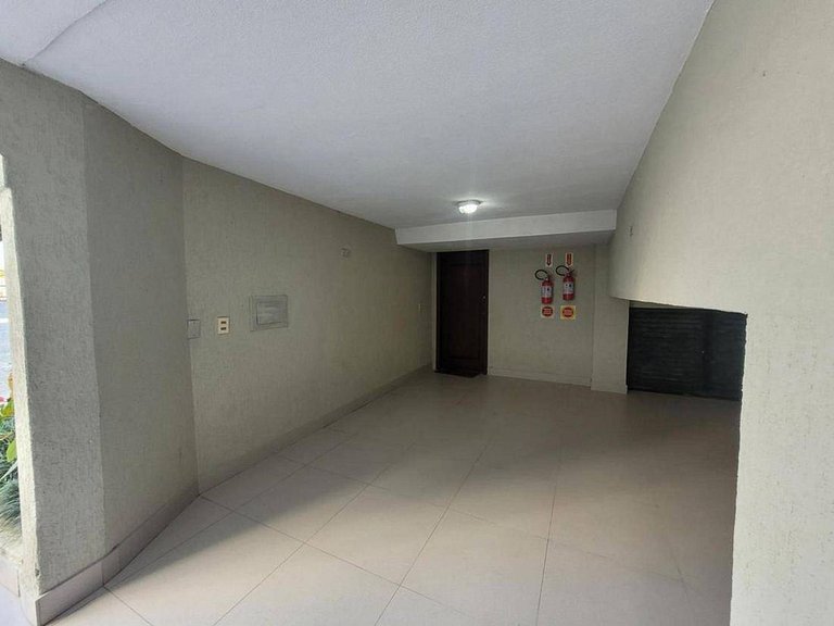 L166 - Triplex frente mar com piscina em Bombas