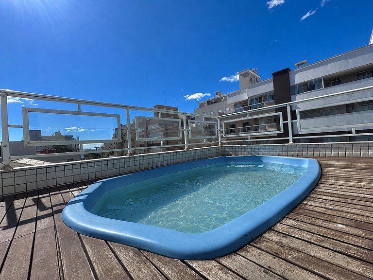 L011 Cobertura para 10 pessoas com piscina