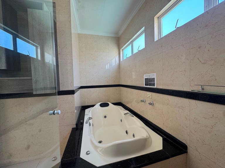 L011 Cobertura para 10 pessoas com piscina