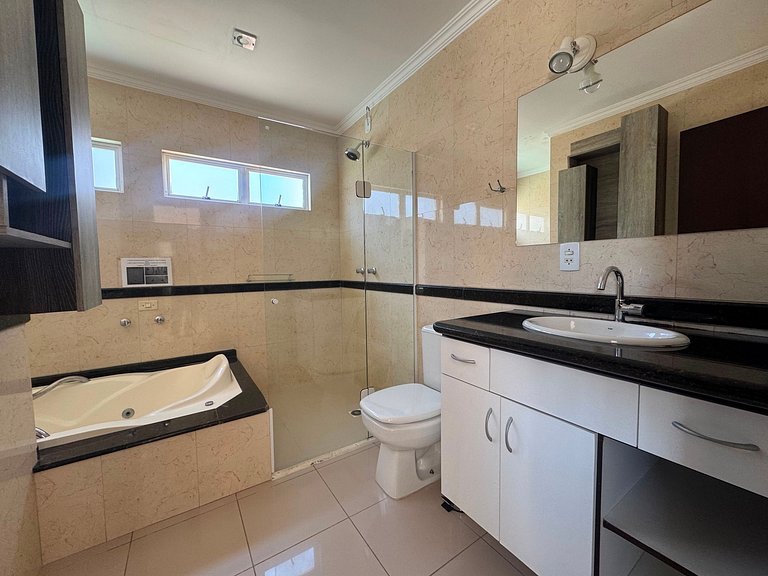 L011 Cobertura para 10 pessoas com piscina