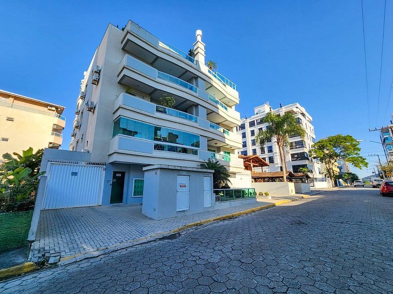L164 Apartamento em Bombinhas a 220m do mar