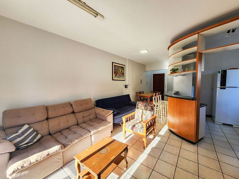 L067 | Apartamento com churrasqueira a 80m do mar.
