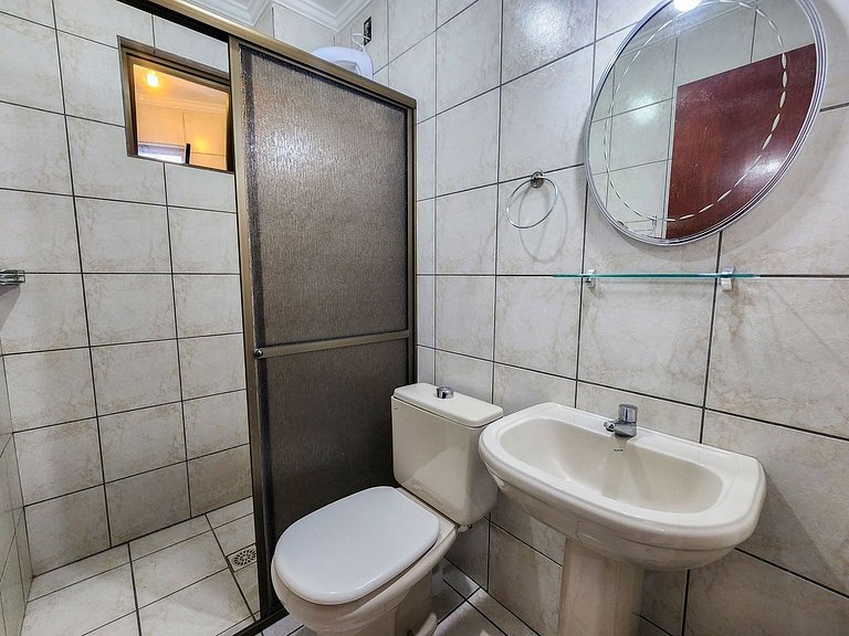 L067 | Apartamento com churrasqueira a 80m do mar.