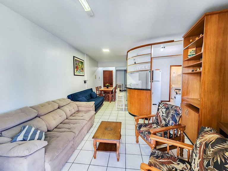 L067 | Apartamento com churrasqueira a 80m do mar.