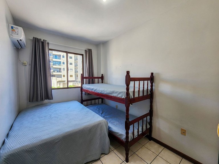 L067 | Apartamento com churrasqueira a 80m do mar.