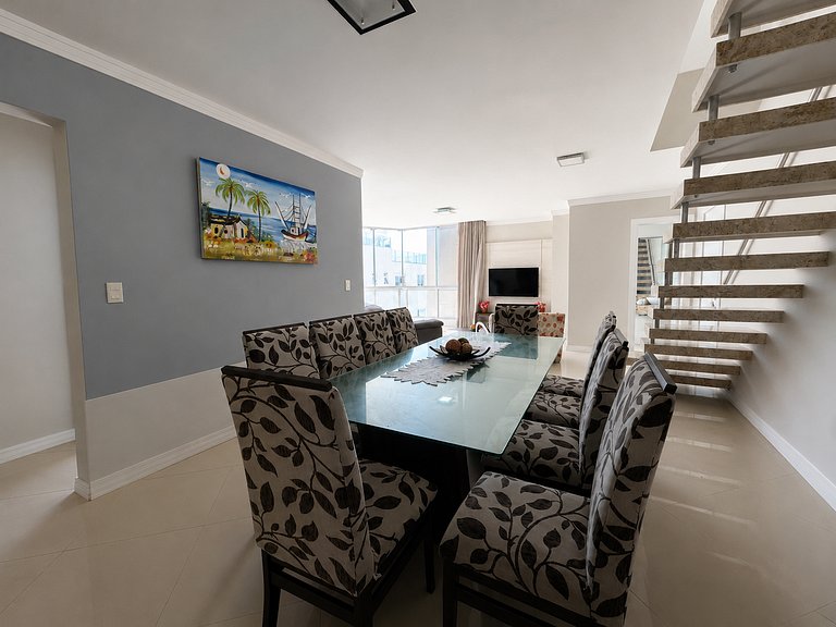 L098 | Cobertura duplex com jacuzzi e vista ao mar