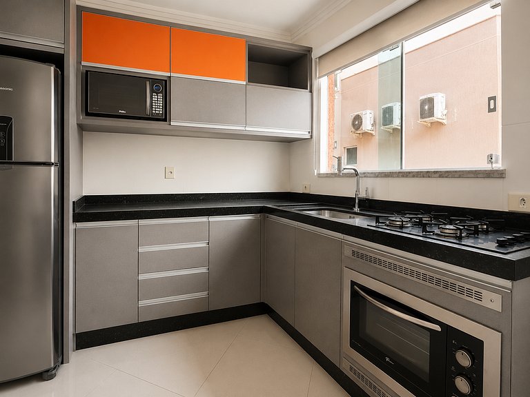 L098 | Cobertura duplex com jacuzzi e vista ao mar