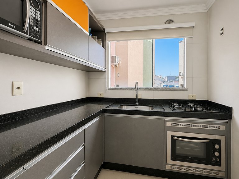 L098 | Cobertura duplex com jacuzzi e vista ao mar