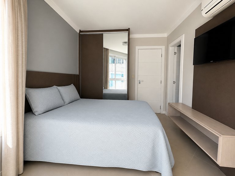 L098 | Cobertura duplex com jacuzzi e vista ao mar