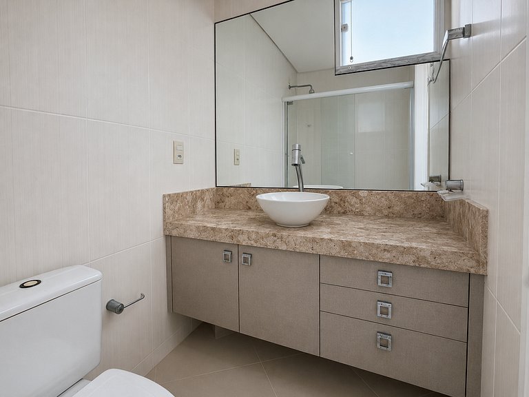 L098 | Cobertura duplex com jacuzzi e vista ao mar