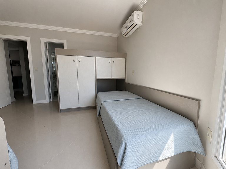 L098 | Cobertura duplex com jacuzzi e vista ao mar