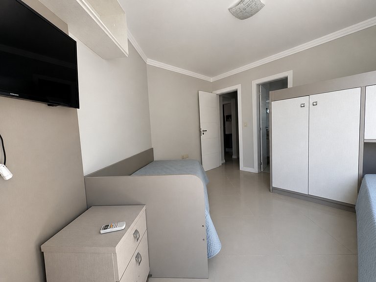 L098 | Cobertura duplex com jacuzzi e vista ao mar