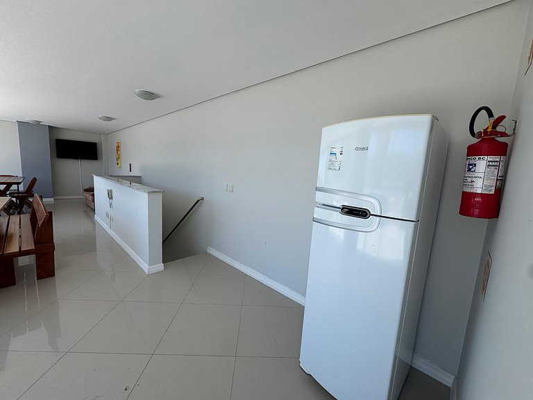 L098 | Cobertura duplex com jacuzzi e vista ao mar