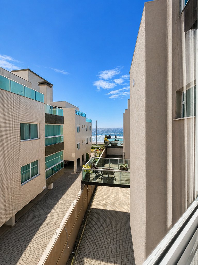 L098 | Cobertura duplex com jacuzzi e vista ao mar