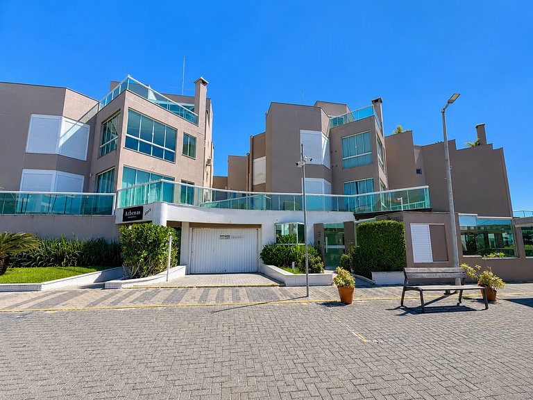 L098 | Cobertura duplex com jacuzzi e vista ao mar