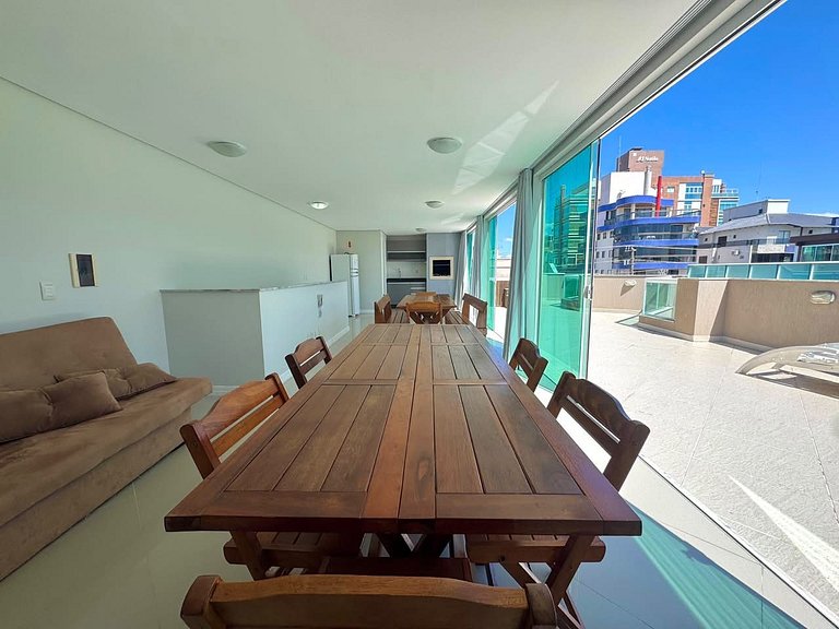 L098 | Cobertura duplex com jacuzzi e vista ao mar